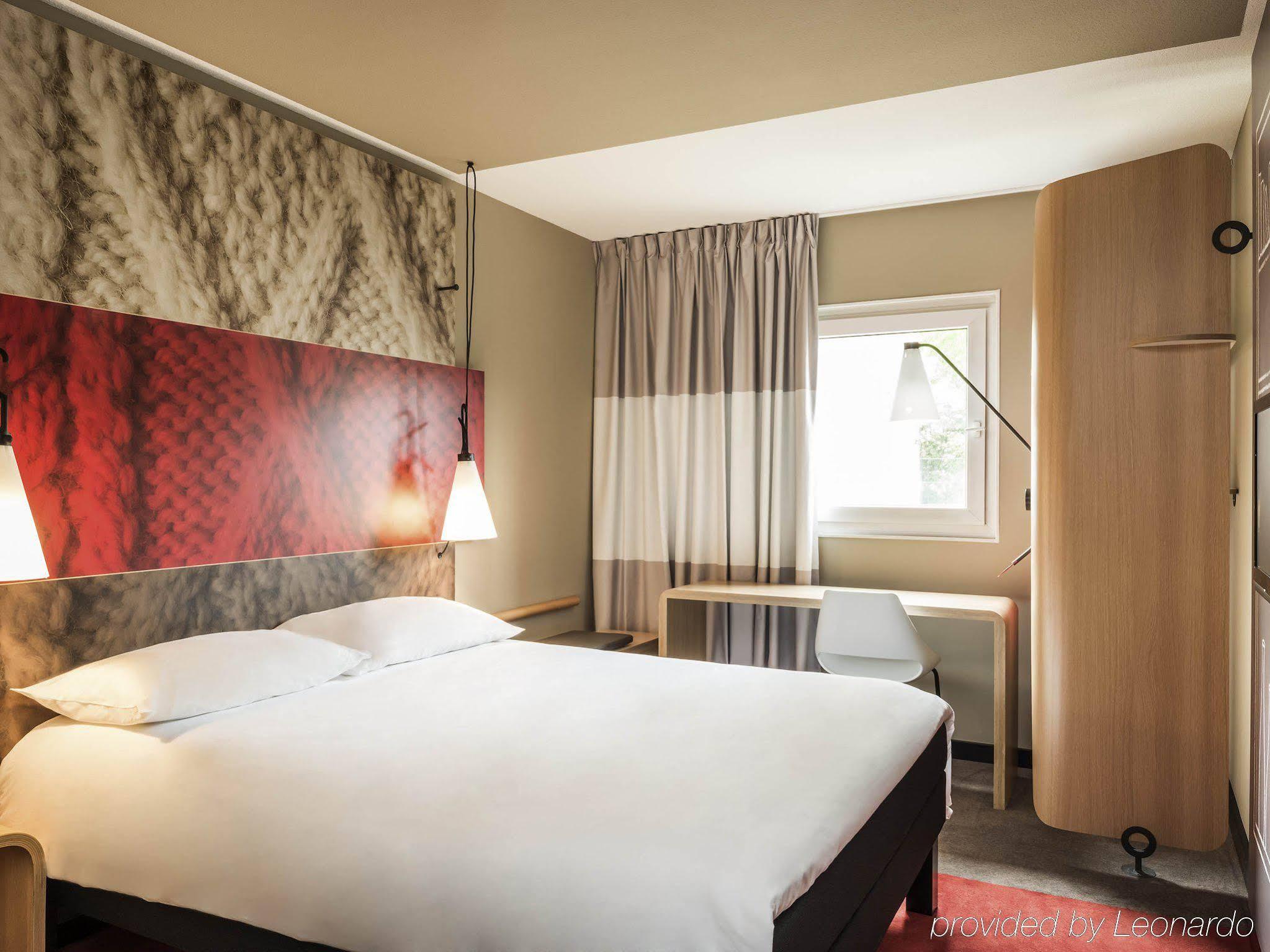 Ibis Paris Gare Montparnasse 15Eme Hotel Exterior photo