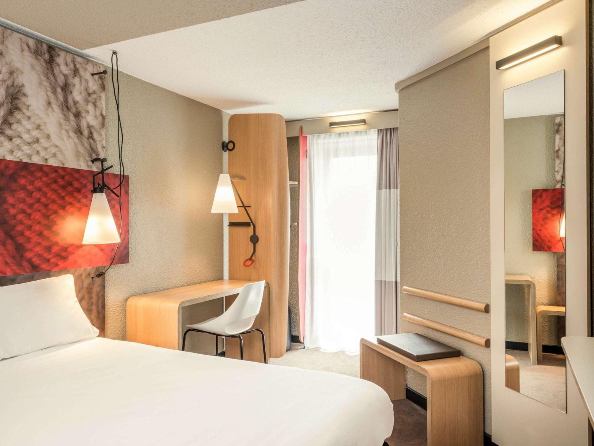 Ibis Paris Gare Montparnasse 15Eme Hotel Exterior photo