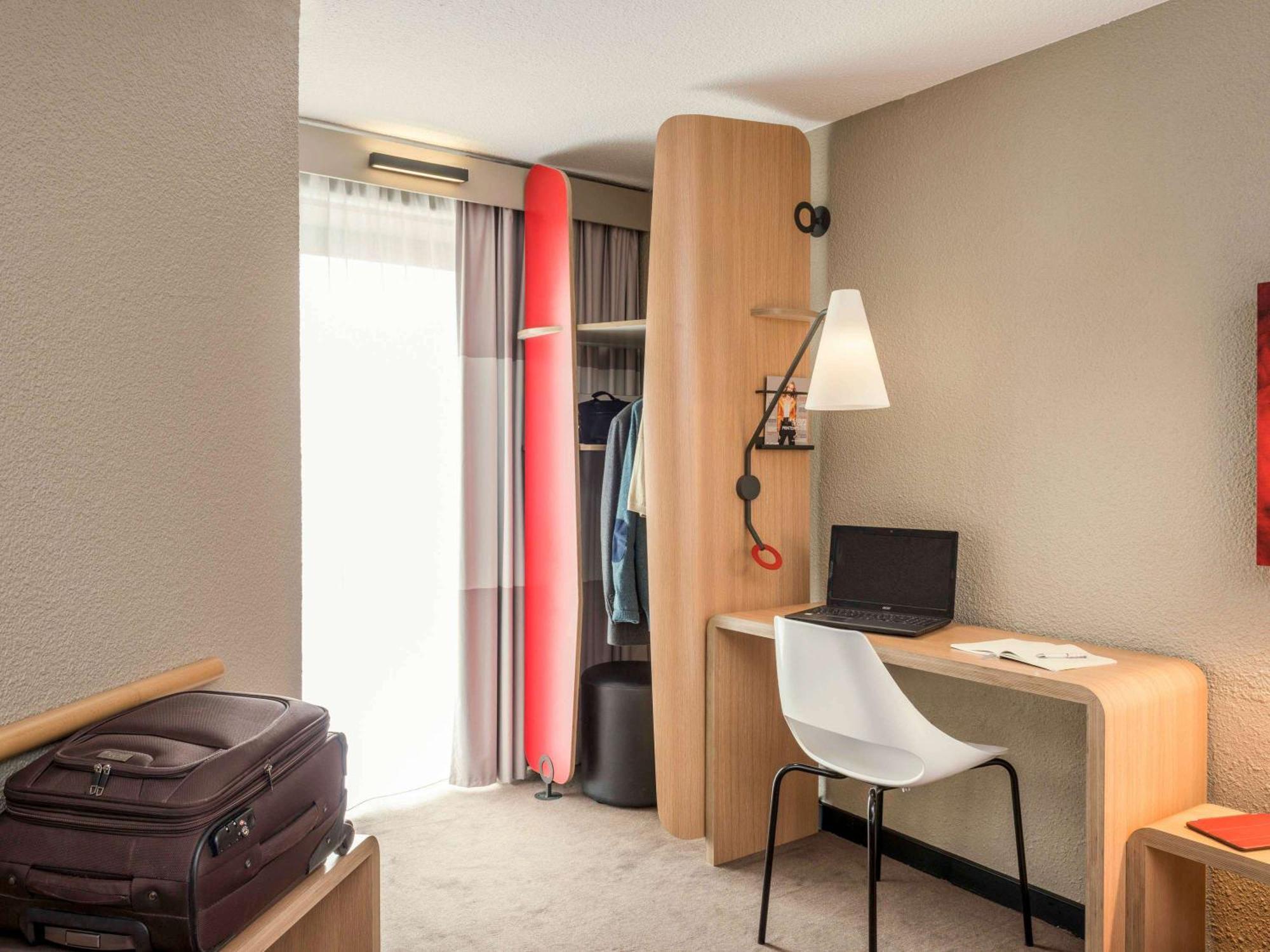 Ibis Paris Gare Montparnasse 15Eme Hotel Exterior photo
